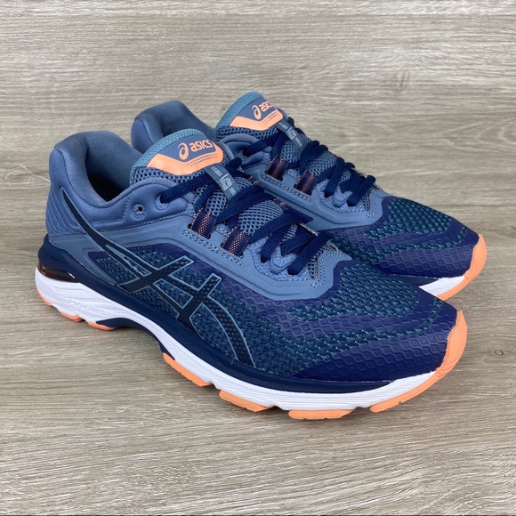 narrow athletic shoes